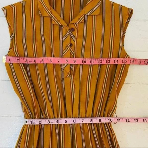 Vintage 1960s sleeveless shirt dress with belt (size XS) - Picture 5 of 7